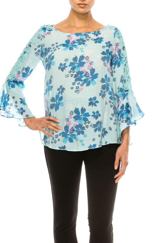 Hope & Harlow Applique Sleeve Floral Top